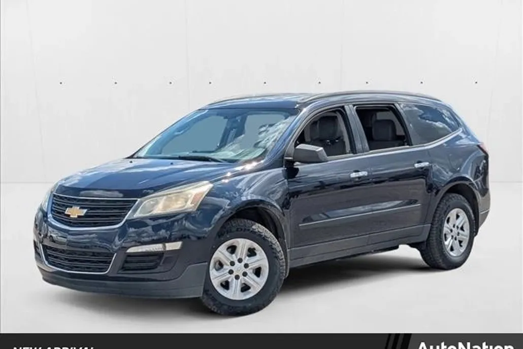 2017 Chevrolet Traverse LS photo 1