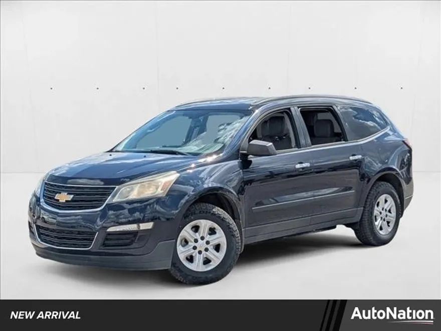 2017 Chevrolet Traverse LS photo 1