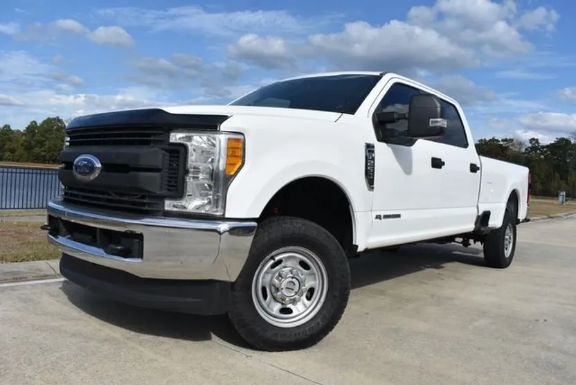 2017 Ford F-250 XL photo 1