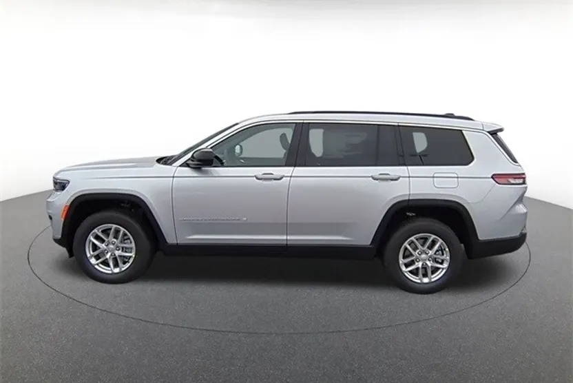 2025 Jeep Grand Cherokee Laredo Sport photo 1