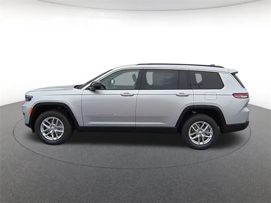 2025 Jeep Grand Cherokee Laredo Sport photo 1