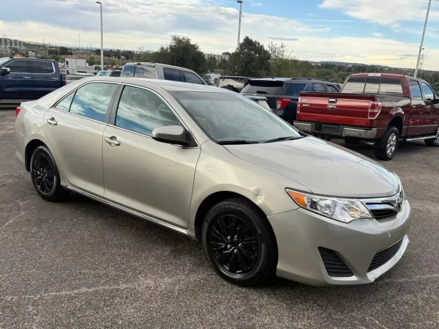 2014 Toyota Camry L photo 1
