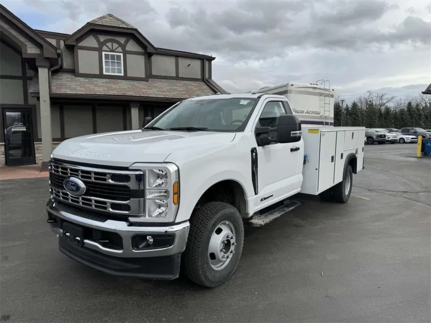 2024 Ford F-350 XL photo 1