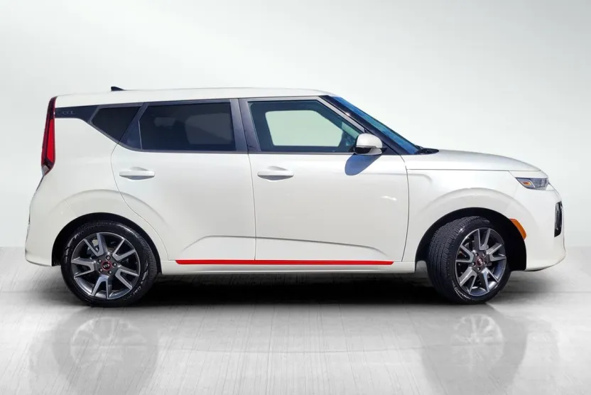 2021 Kia Soul GT-Line photo 1
