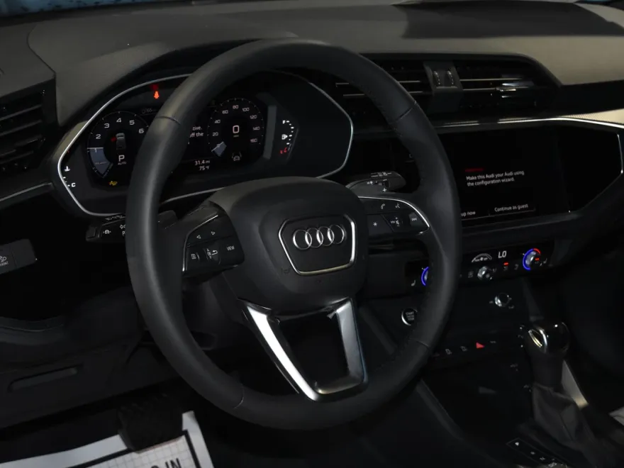 2025 Audi Q3 45 TFSI S line Premium photo 1