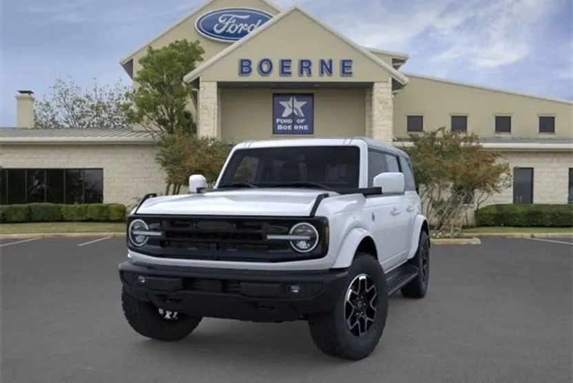 2025 Ford Bronco Outer Banks photo 1