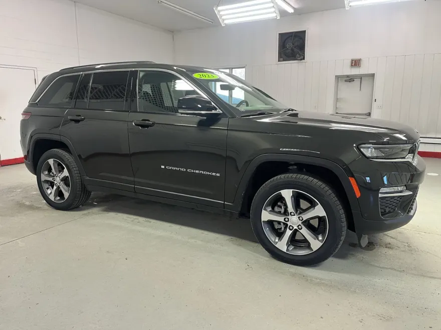 2023 Jeep Grand Cherokee 4xe photo 1