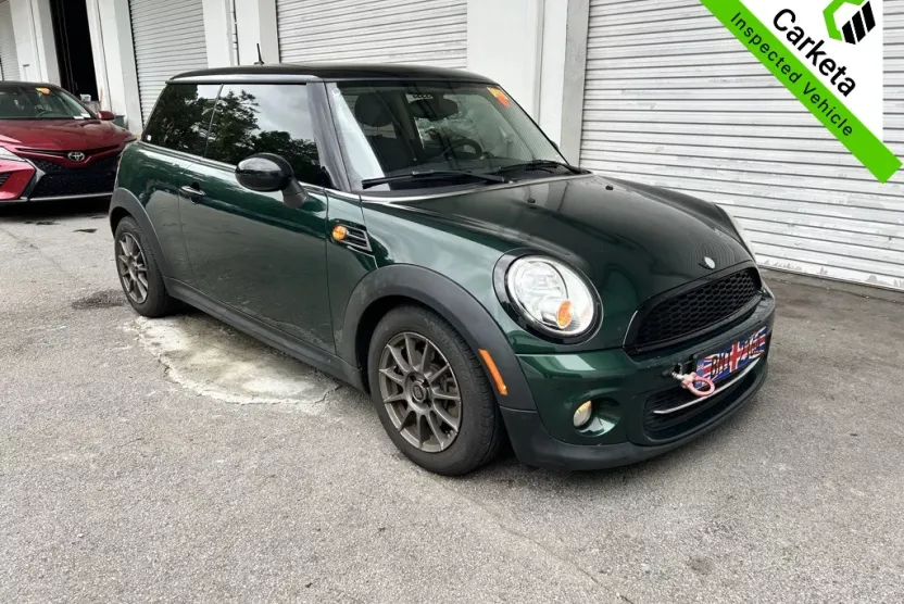 2013 Mini Cooper Base photo 1