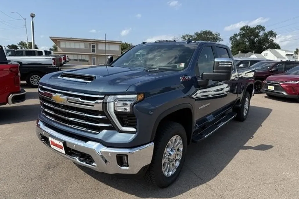 2025 Chevrolet Silverado 2500HD LTZ photo 1