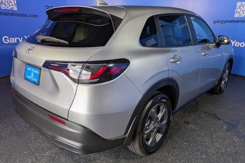 2026 Honda HR-V LX photo 1