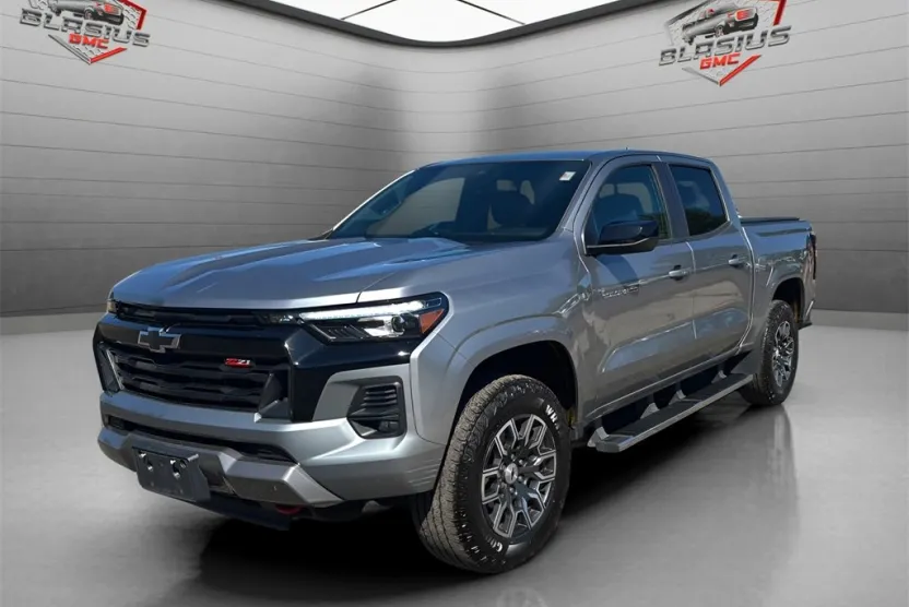 2023 Chevrolet Colorado Z71 photo 1