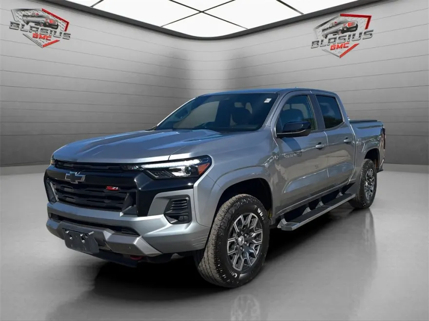 2023 Chevrolet Colorado Z71 photo 1