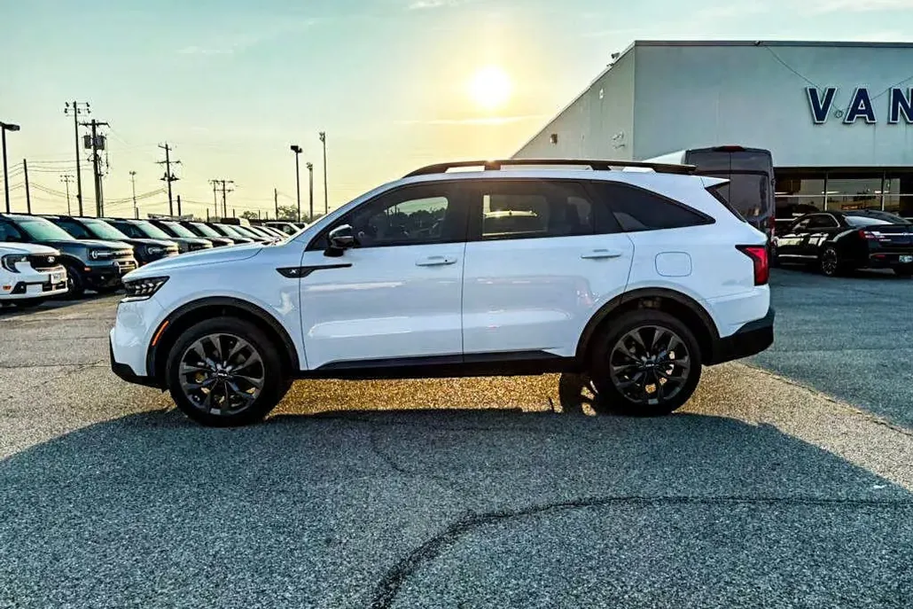 2023 Kia Sorento X-Line SX Prestige photo 1