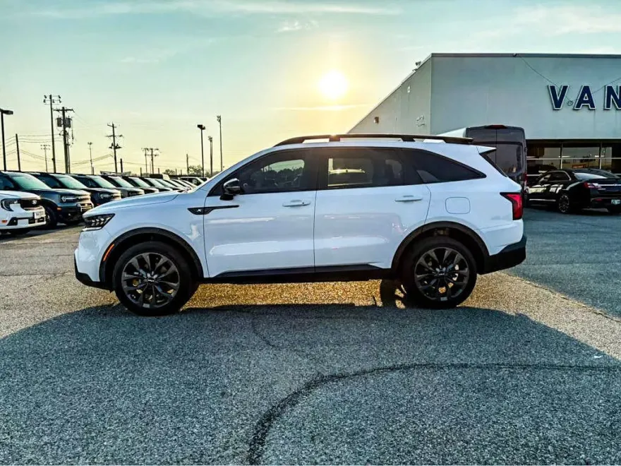 2023 Kia Sorento X-Line SX Prestige photo 1