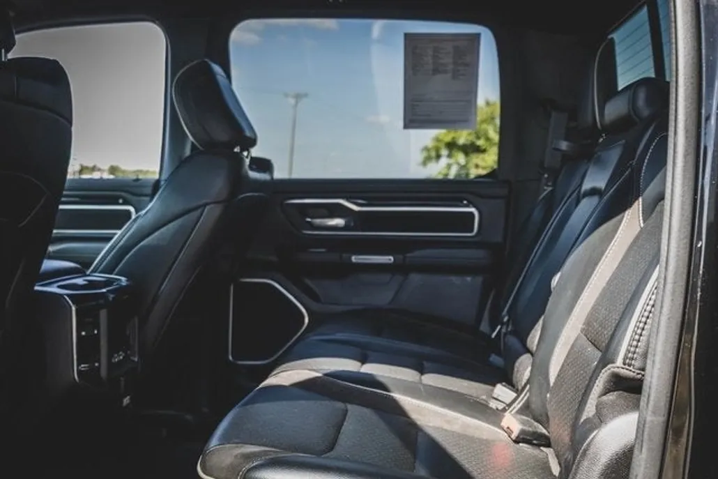 2019 Ram 1500 Laramie photo 1