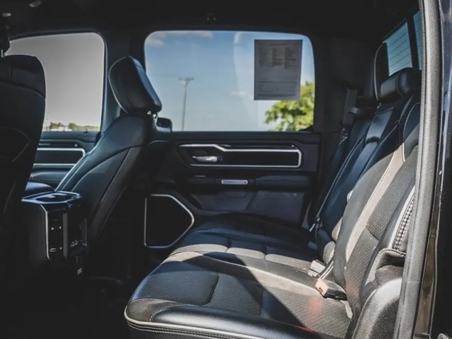 2019 Ram 1500 Laramie photo 1