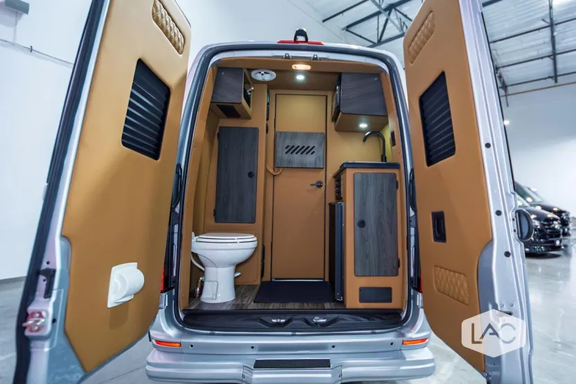 2023 Mercedes Benz Sprinter 3500 photo 1