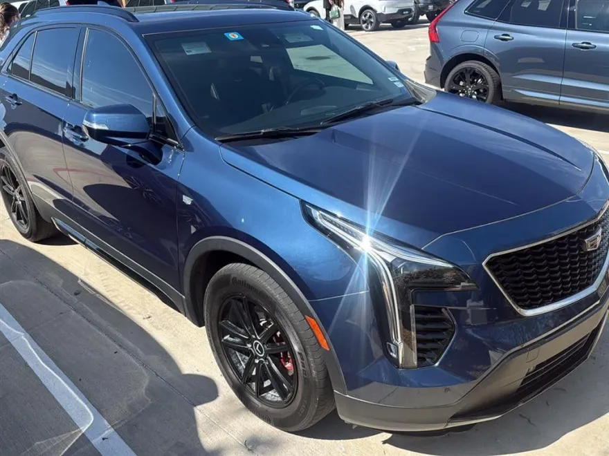 2021 Cadillac XT4 Sport photo 1