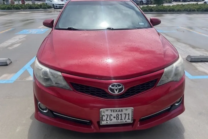 2014 Toyota Camry L photo 1
