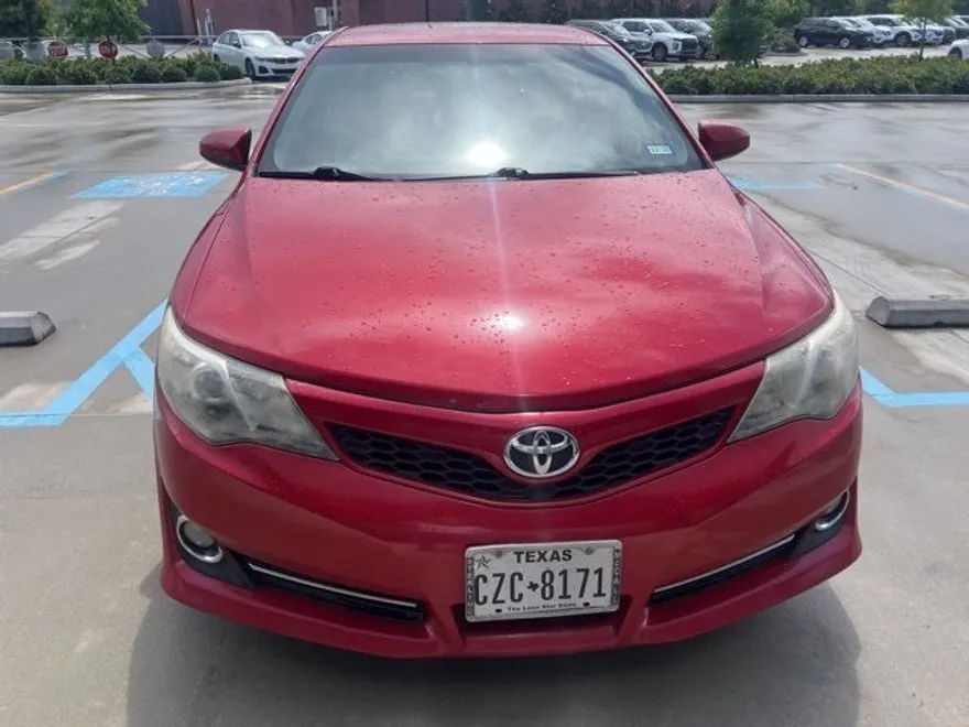 2014 Toyota Camry L photo 1