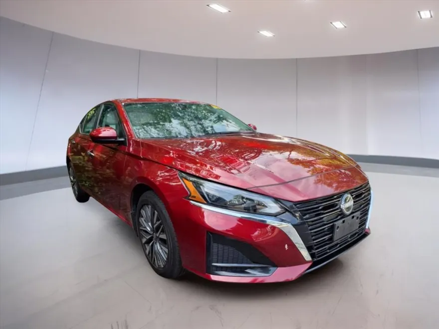 2023 Nissan Altima 2.5 SV photo 1