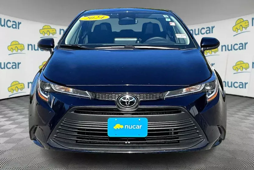 2024 Toyota Corolla LE photo 1