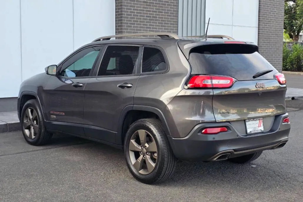 2016 Jeep Cherokee Latitude 80th Anniversary Edition photo 1