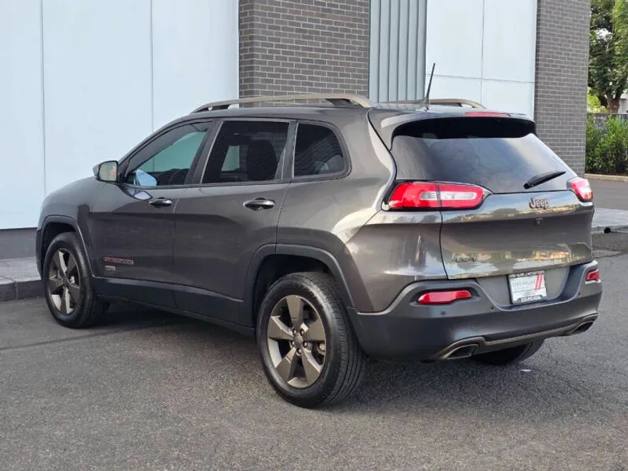 2016 Jeep Cherokee Latitude 80th Anniversary Edition photo 1