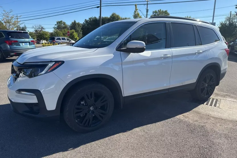 2022 Honda Pilot SE photo 1