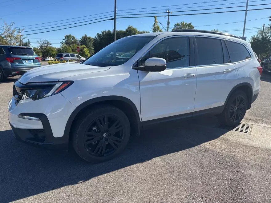 2022 Honda Pilot SE photo 1