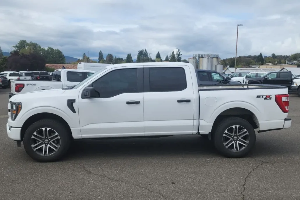 2023 Ford F-150 XL photo 1