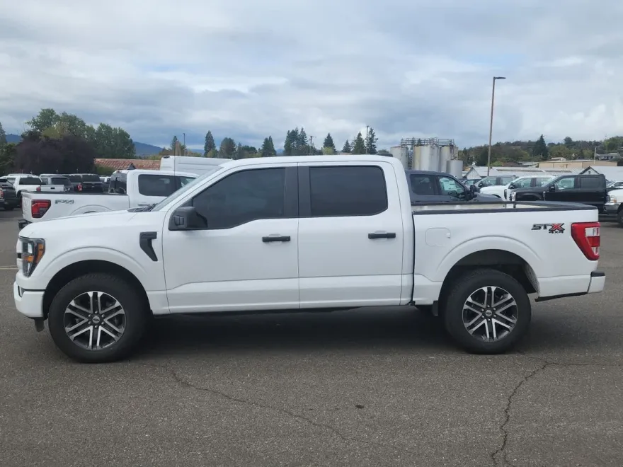 2023 Ford F-150 XL photo 1