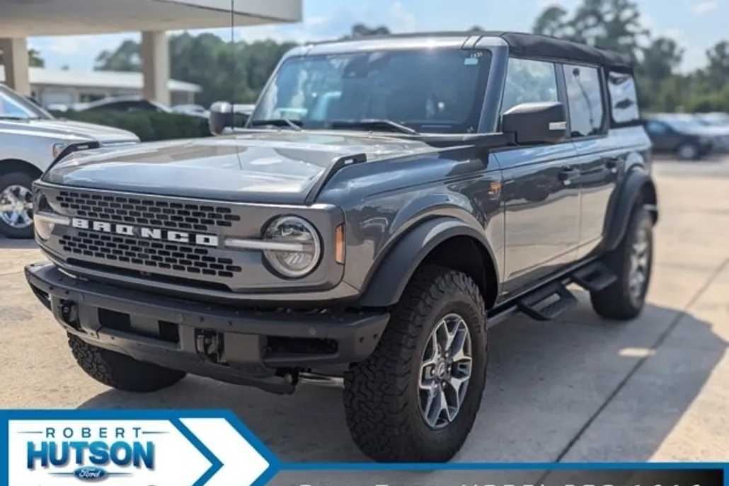 2024 Ford Bronco Badlands photo 1