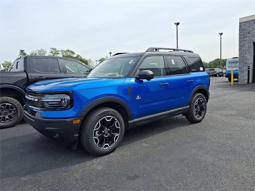 2025 Ford Bronco Sport Outer Banks photo 1