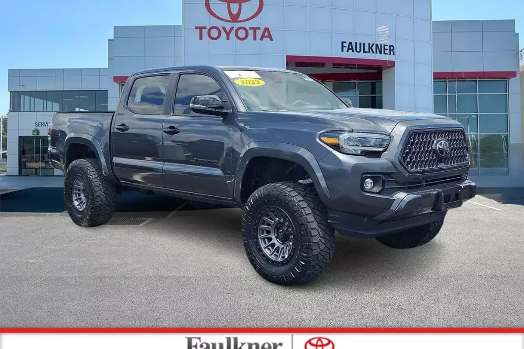 2023 Toyota Tacoma Limited photo 1
