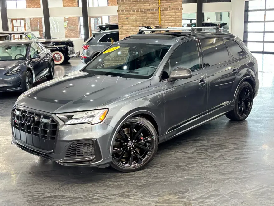 2023 Audi SQ7 Prestige photo 2