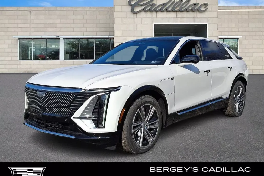 2025 Cadillac Lyriq Luxury photo 1