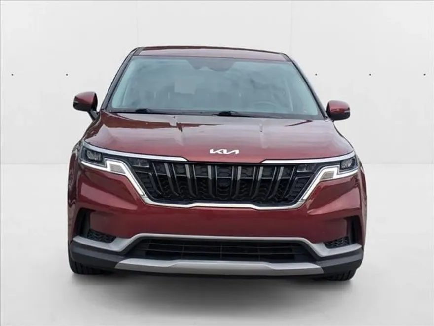 2023 Kia Carnival LX photo 1
