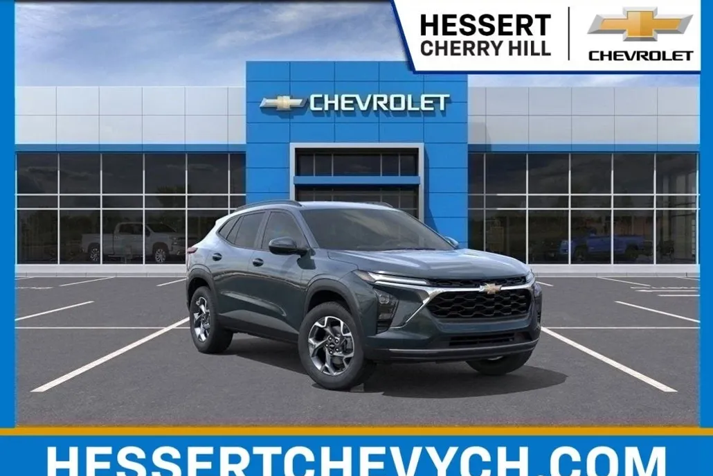 2025 Chevrolet Trax LT photo 1