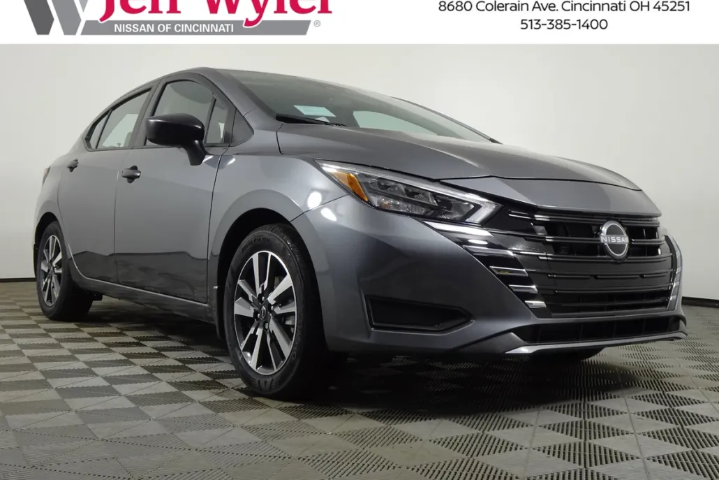 2025 Nissan Versa S photo 1