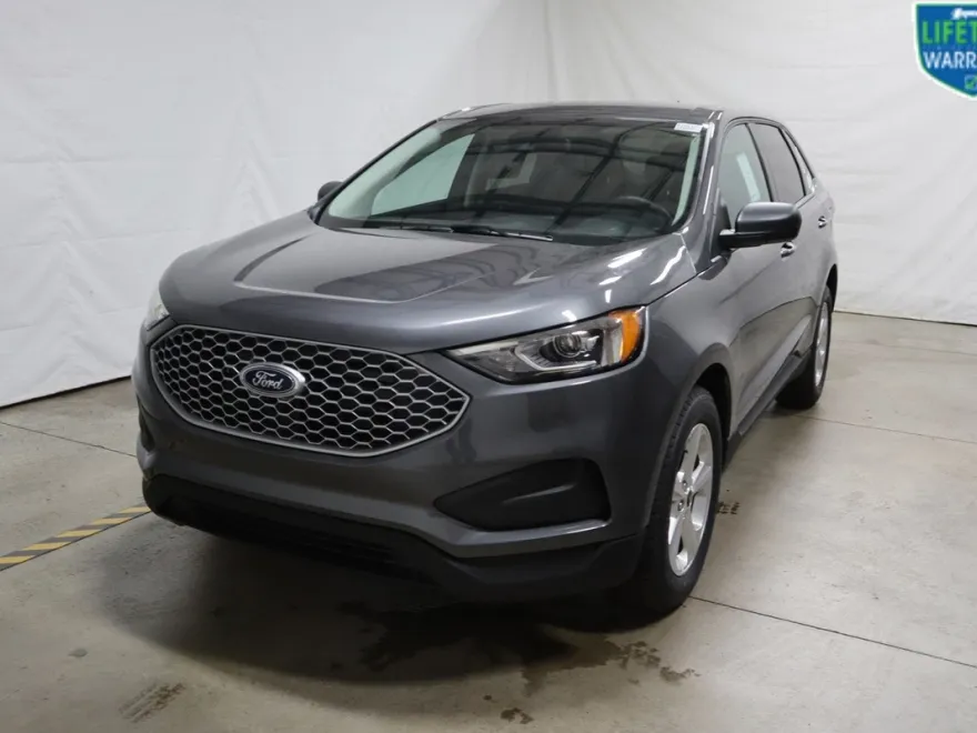 2024 Ford Edge SE photo 1