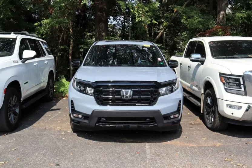 2025 Honda Ridgeline Black Edition photo 1