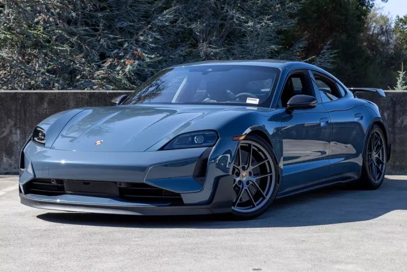 2025 Porsche Taycan Turbo GT Weissach Package photo 1