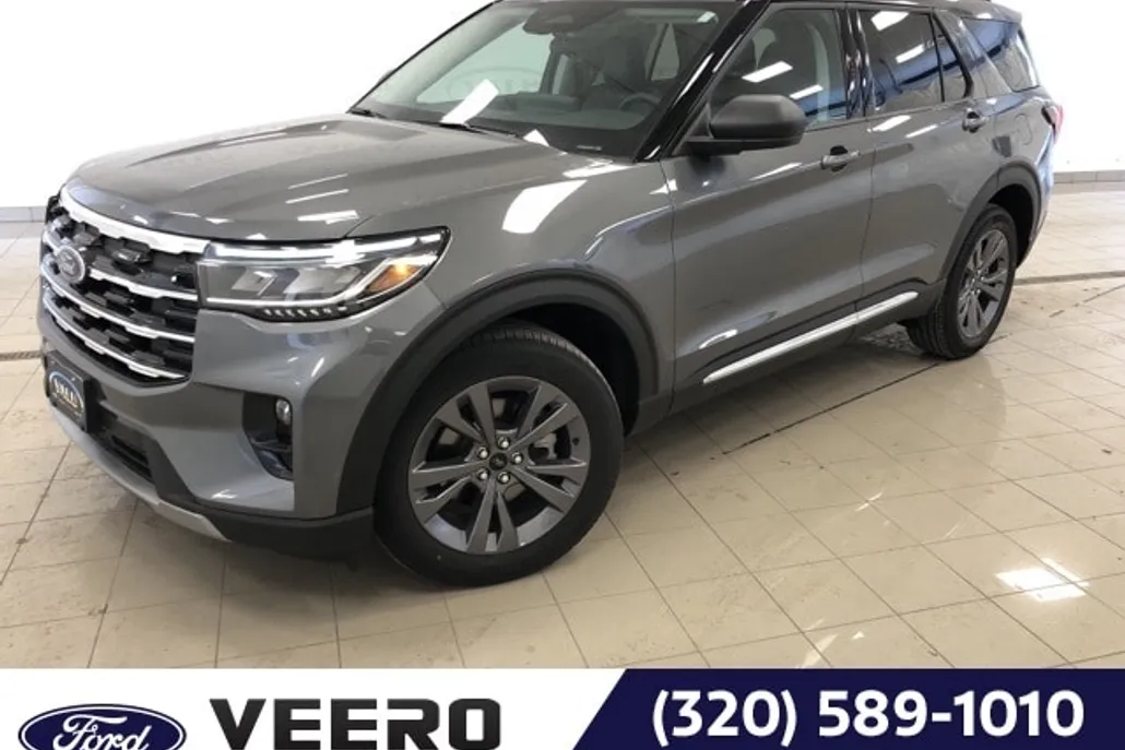 2025 Ford Explorer photo 1
