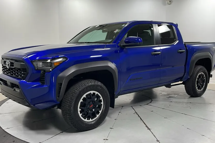 2024 Toyota Tacoma TRD Off-Road photo 1