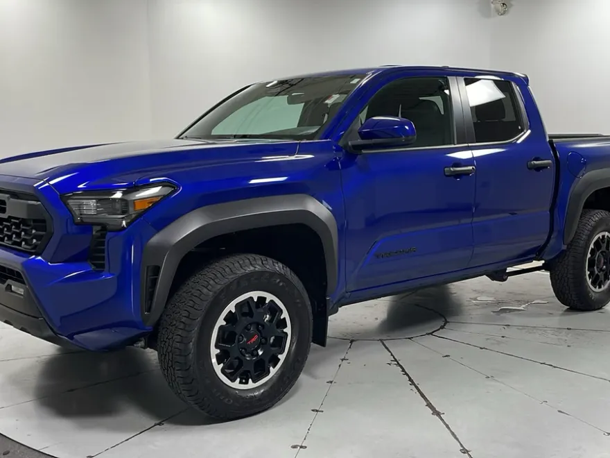 2024 Toyota Tacoma TRD Off-Road photo 1