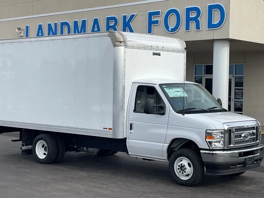 2024 Ford E-450 photo 1