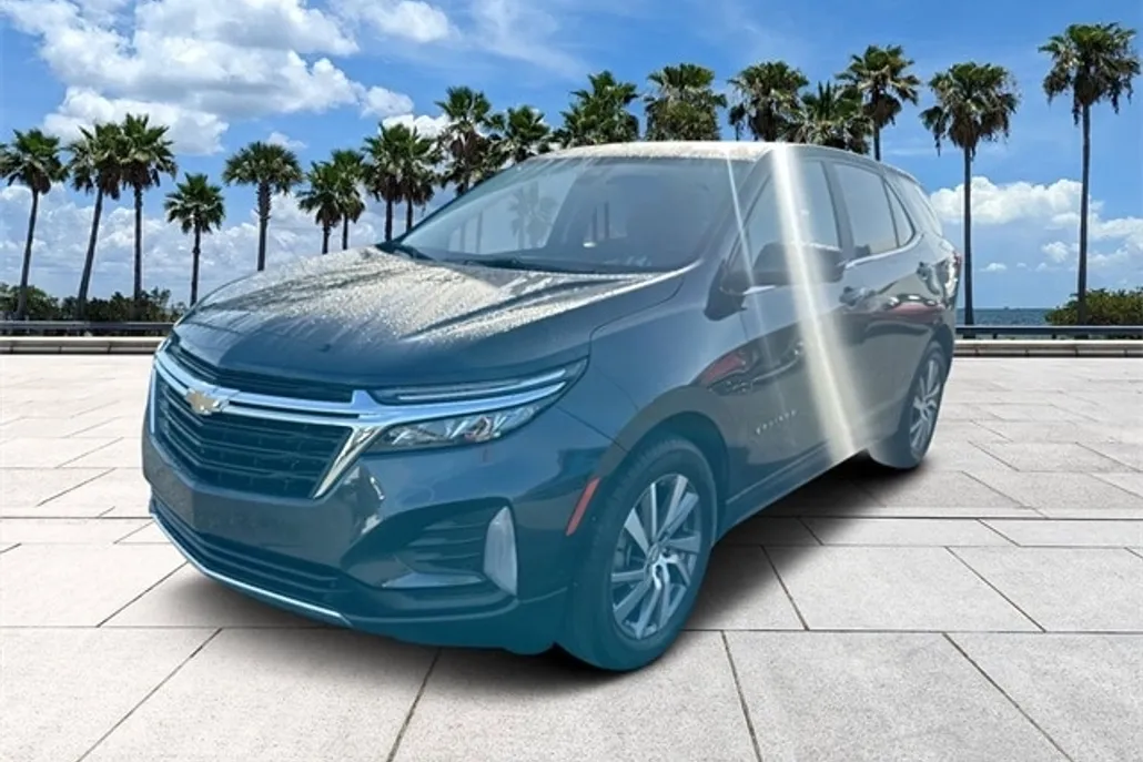 2022 Chevrolet Equinox LT photo 1