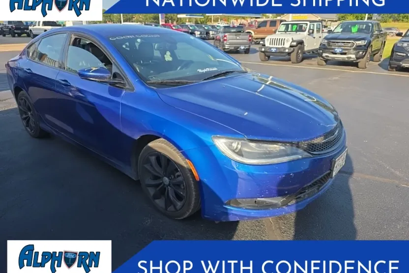 2015 Chrysler 200 S photo 1