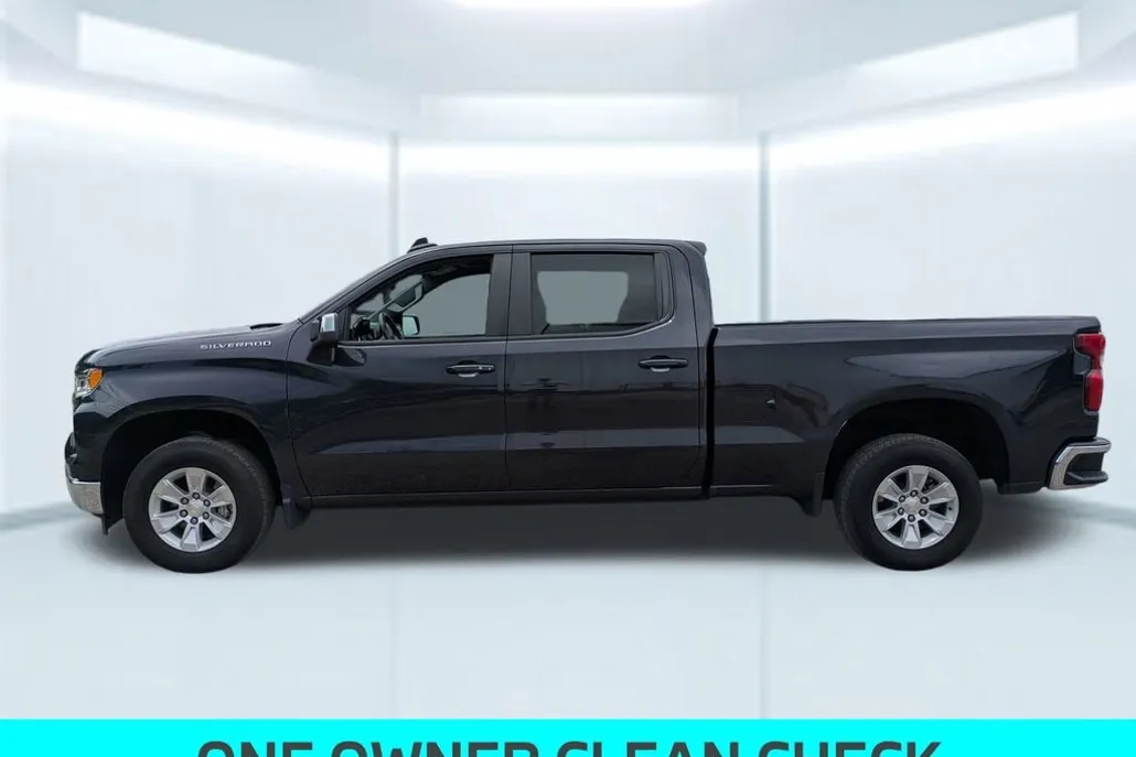 2024 Chevrolet Silverado 1500 LT photo 1